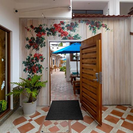 Plaza Luna Suites Puerto Ayora  Ngoại thất bức ảnh