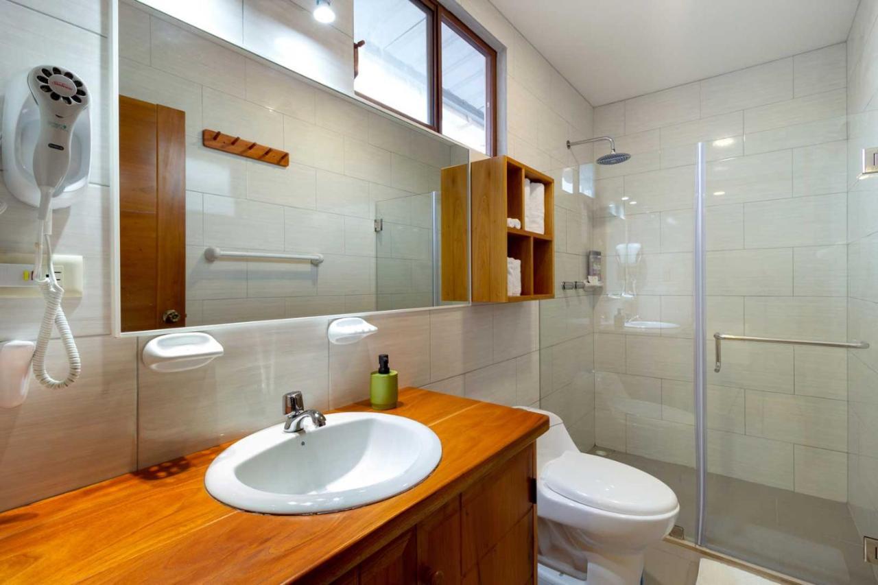 Plaza Luna Suites Puerto Ayora  Ngoại thất bức ảnh