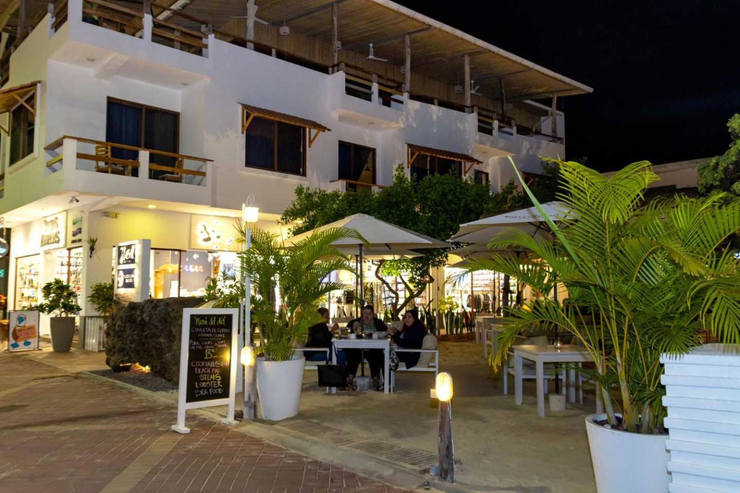 Plaza Luna Suites Puerto Ayora  Ngoại thất bức ảnh